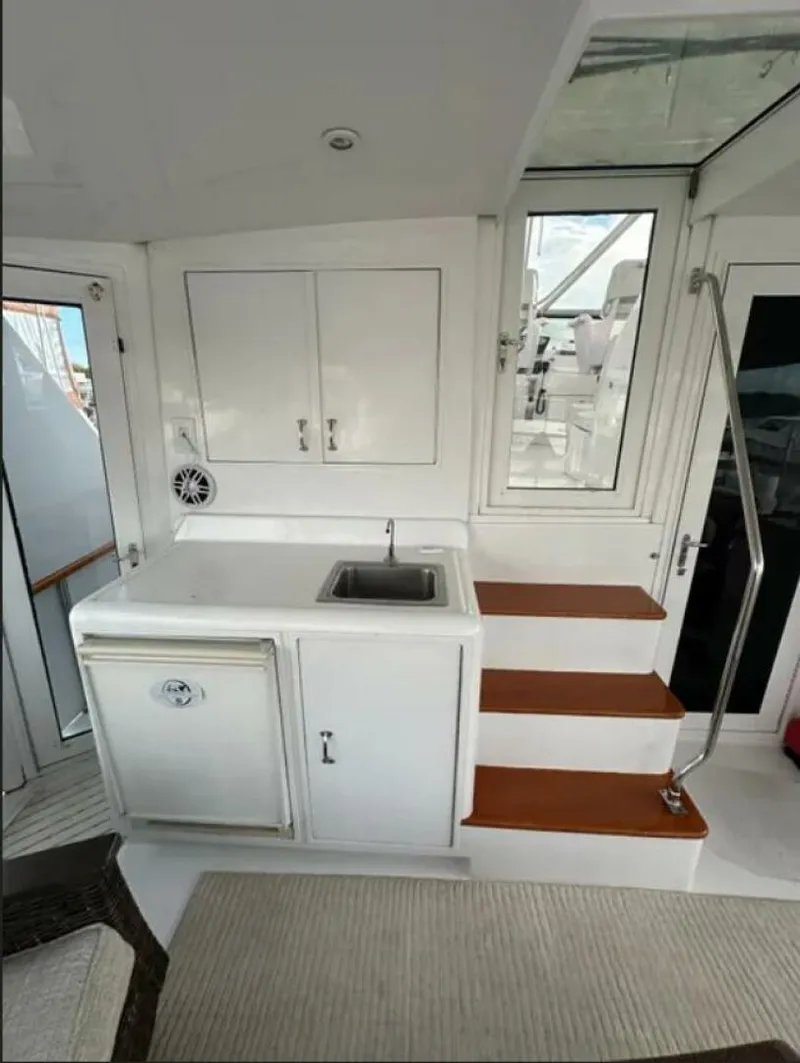 Slide: The Image of Hatteras 48 Cockpit Motor Yacht 1994 - 9