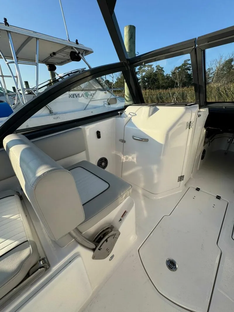 Slide: The Image of Sea Fox 268 Traveler 2023 - 10