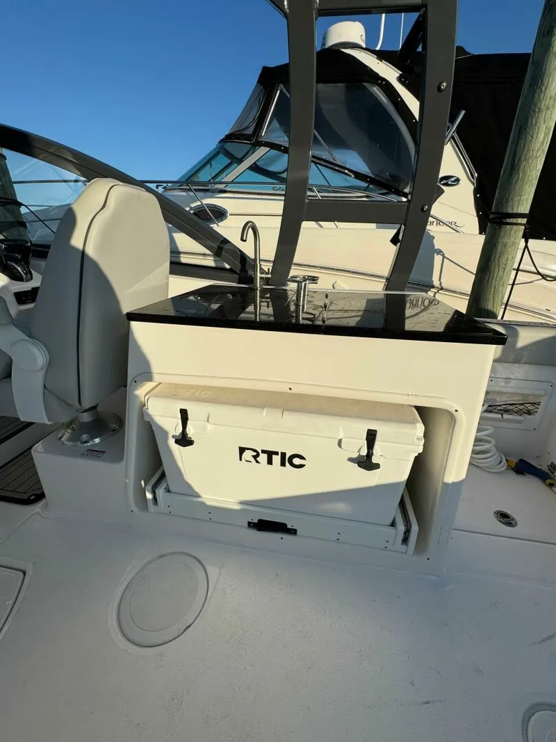 Slide: The Image of Sea Fox 268 Traveler 2023 - 8