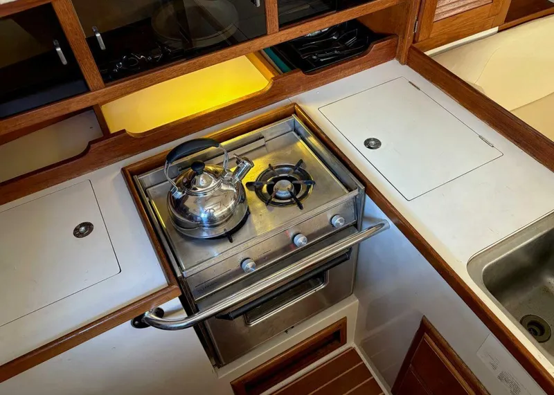 Slide: The Image of Catalina Sloop 1992 - 10