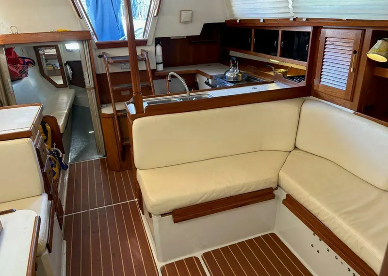 Slide: The Image of Catalina Sloop 1992 - 9