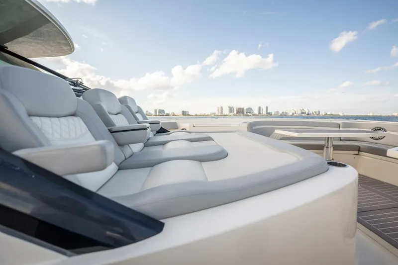 Slide: The Image of Scout 530 LXF 2023 - 31