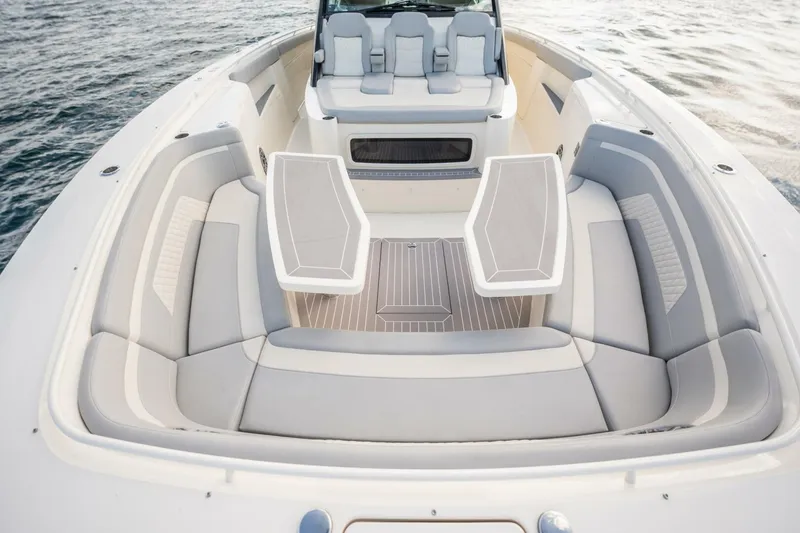 Slide: The Image of Scout 530 LXF 2023 - 33