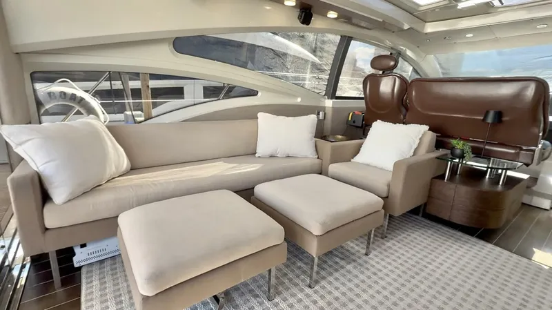 Slide: The Image of Azimut 68S 2011 - 13