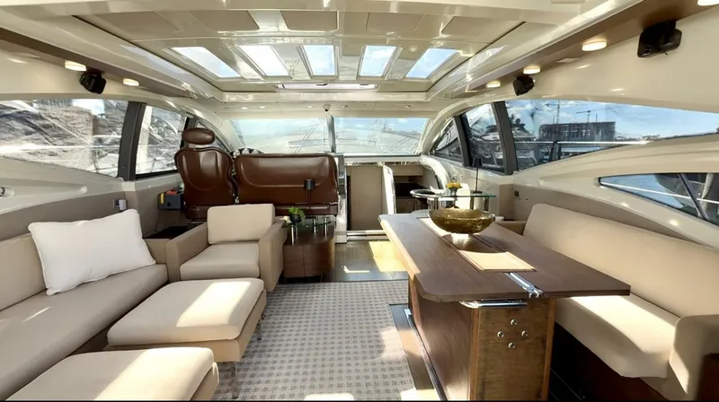 Slide: The Image of Azimut 68S 2011 - 14