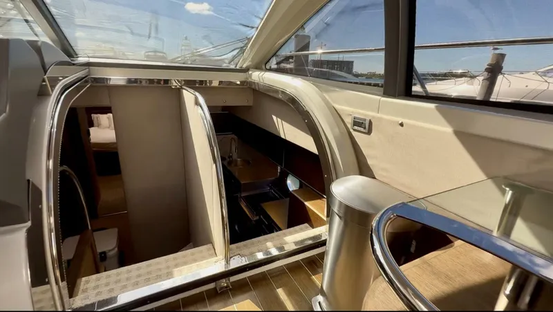 Slide: The Image of Azimut 68S 2011 - 17