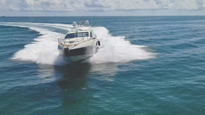 Slide: The Image of Azimut 68S 2011 - 4