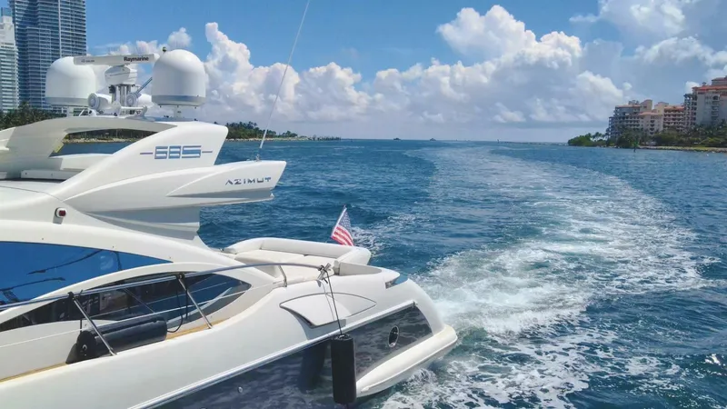 Slide: The Image of Azimut 68S 2011 - 6