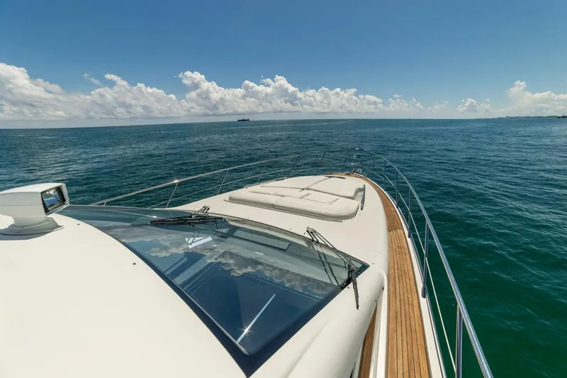 Slide: The Image of Azimut 68S 2011 - 7