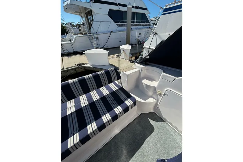 Slide: The Image of Regal 3760 Sportyacht 2007 - 10