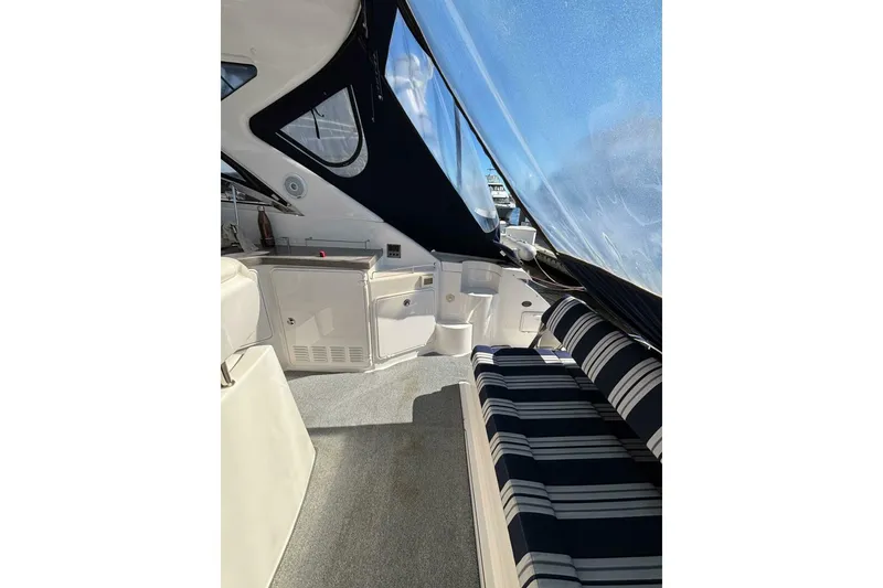 Slide: The Image of Regal 3760 Sportyacht 2007 - 16