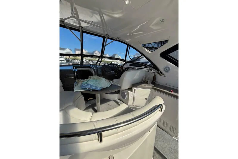 Slide: The Image of Regal 3760 Sportyacht 2007 - 18