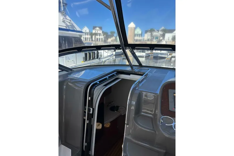 Slide: The Image of Regal 3760 Sportyacht 2007 - 25