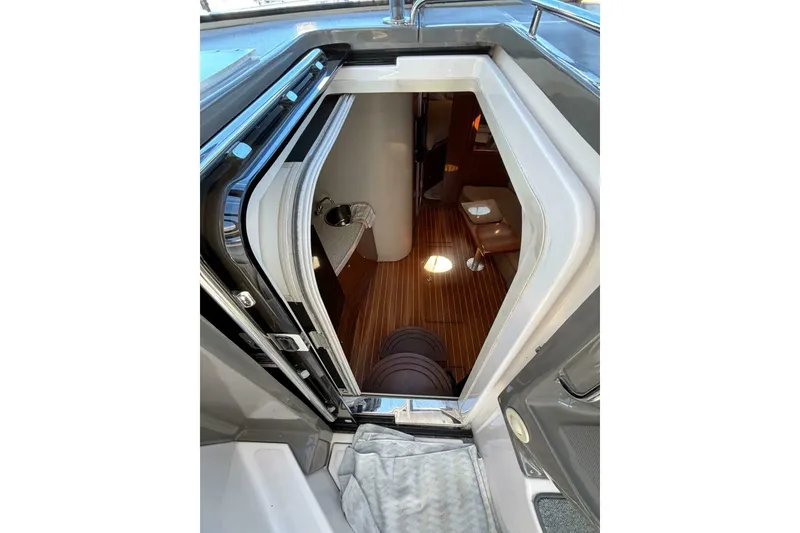 Slide: The Image of Regal 3760 Sportyacht 2007 - 28