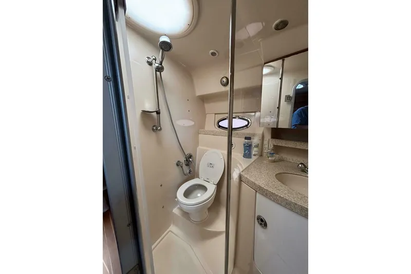 Slide: The Image of Regal 3760 Sportyacht 2007 - 32