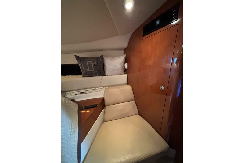 Slide: The Image of Regal 3760 Sportyacht 2007 - 37