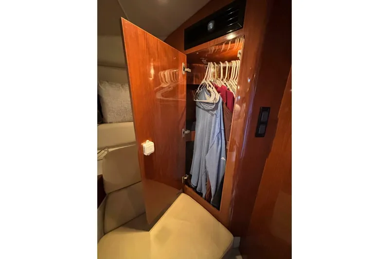 Slide: The Image of Regal 3760 Sportyacht 2007 - 38