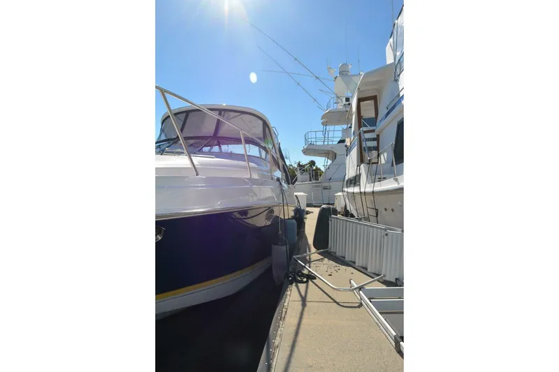 Slide: The Image of Regal 3760 Sportyacht 2007 - 9