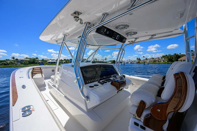 Slide: The Image of Valhalla Boatworks V-41 2022 - 2