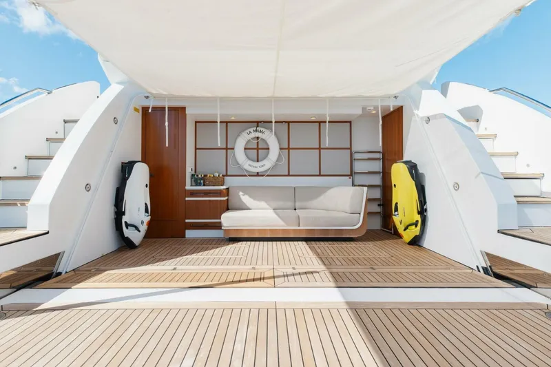 Slide: The Image of Azimut 2023 Grande 32 Metri 2023 - 12