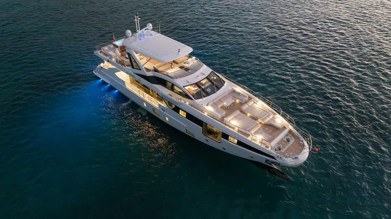Slide: The Image of Azimut 2023 Grande 32 Metri 2023 - 15