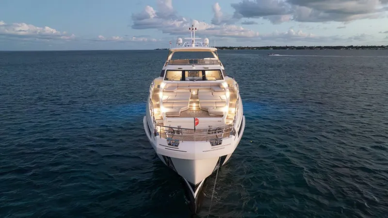Slide: The Image of Azimut 2023 Grande 32 Metri 2023 - 16