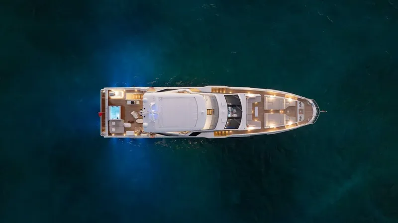 Slide: The Image of Azimut 2023 Grande 32 Metri 2023 - 17