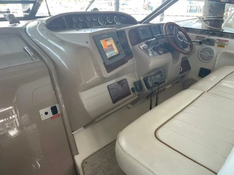 Slide: The Image of Sea Ray 370 Sundancer 1998 - 21