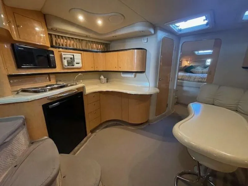 Slide: The Image of Sea Ray 370 Sundancer 1998 - 23