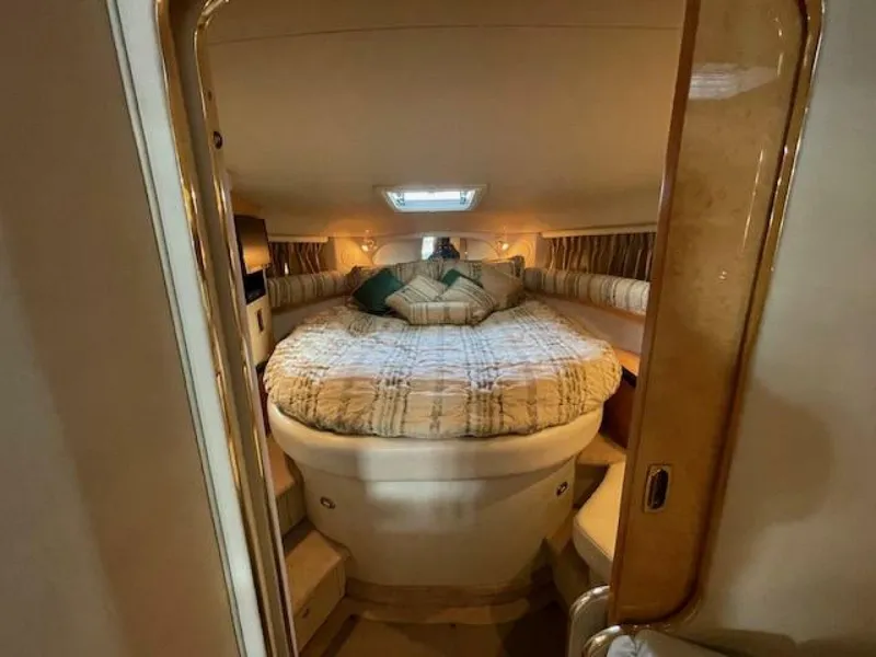Slide: The Image of Sea Ray 370 Sundancer 1998 - 28