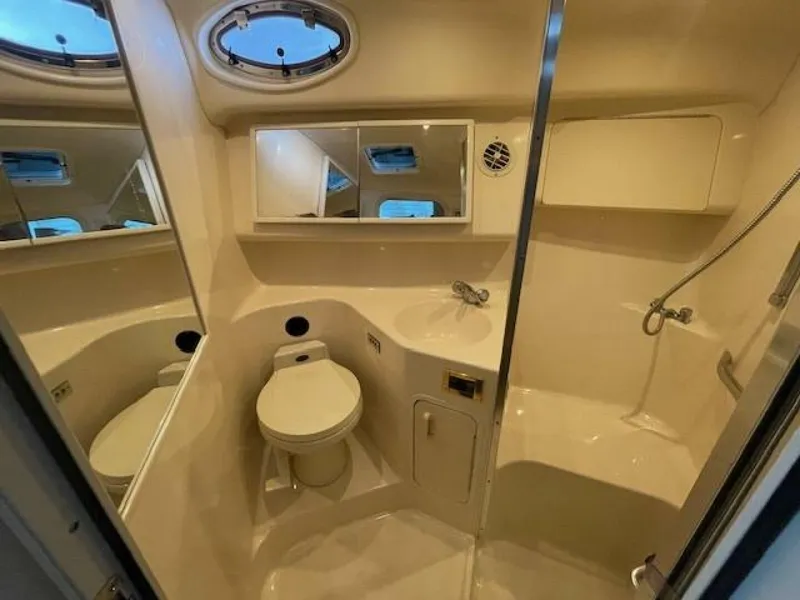 Slide: The Image of Sea Ray 370 Sundancer 1998 - 32
