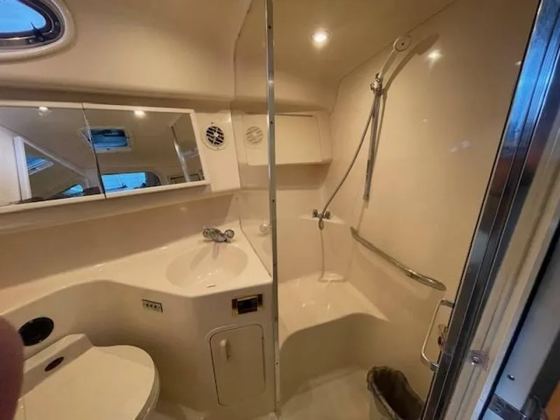 Slide: The Image of Sea Ray 370 Sundancer 1998 - 33
