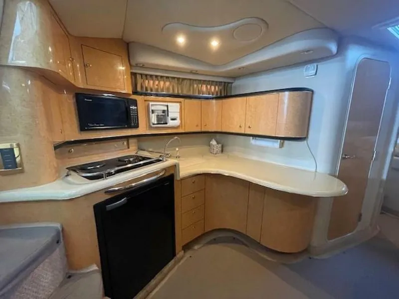 Slide: The Image of Sea Ray 370 Sundancer 1998 - 36
