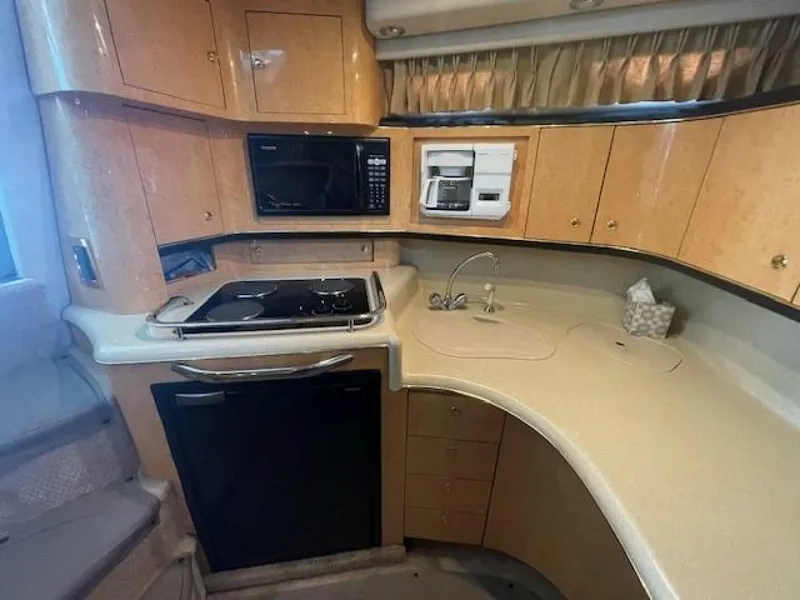 Slide: The Image of Sea Ray 370 Sundancer 1998 - 38