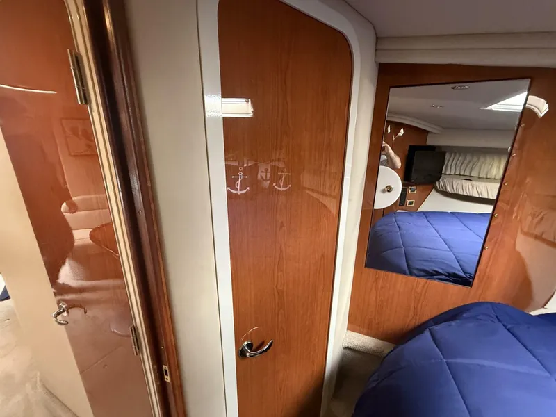 Slide: The Image of Sea Ray 410 Sundancer 2001 - 13