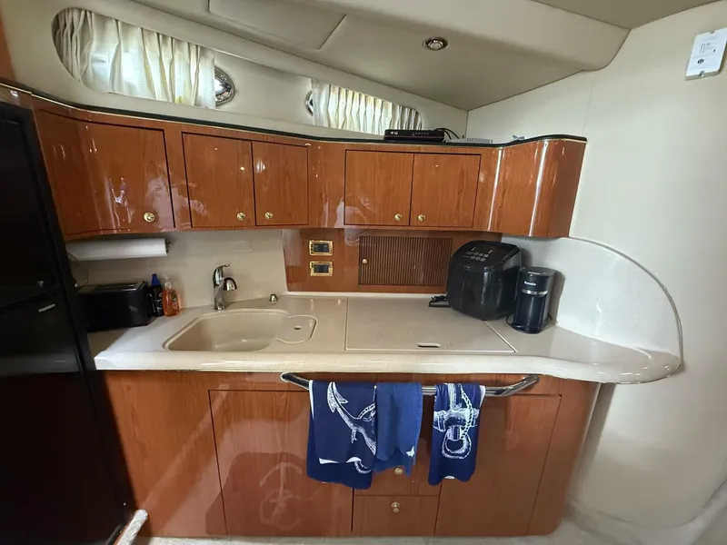 Slide: The Image of Sea Ray 410 Sundancer 2001 - 16