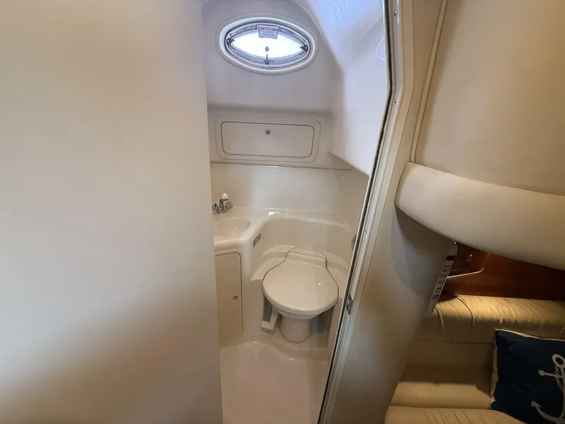 Slide: The Image of Sea Ray 410 Sundancer 2001 - 19