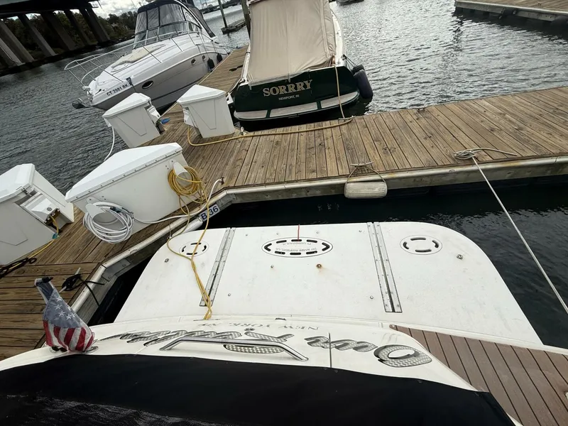 Slide: The Image of Sea Ray 410 Sundancer 2001 - 23