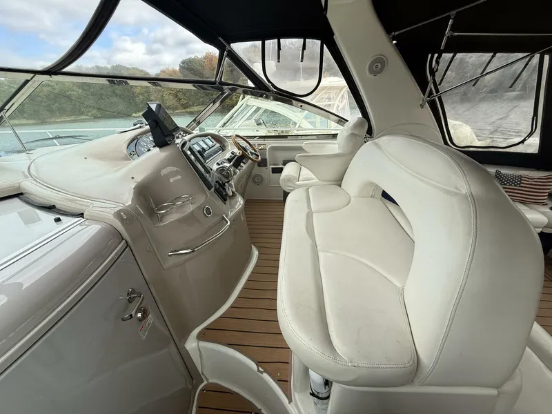 Slide: The Image of Sea Ray 410 Sundancer 2001 - 4