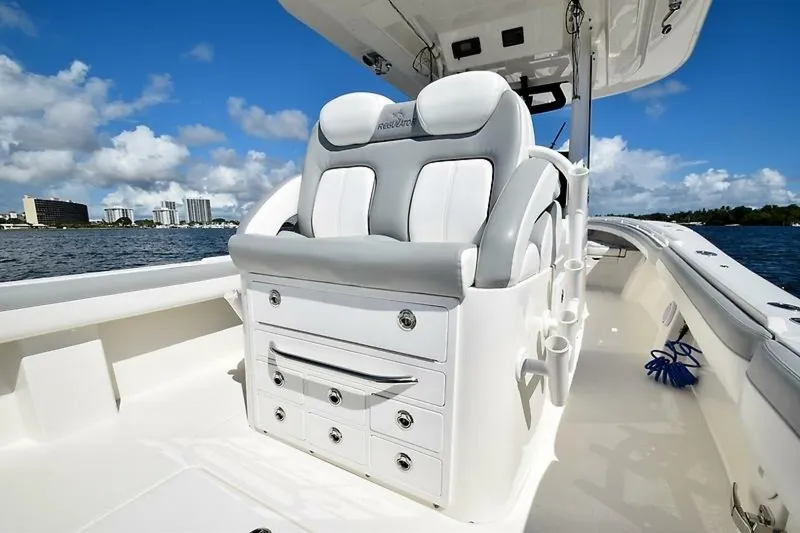 Slide: The Image of Regulator Marine 31FS 2020 - 20