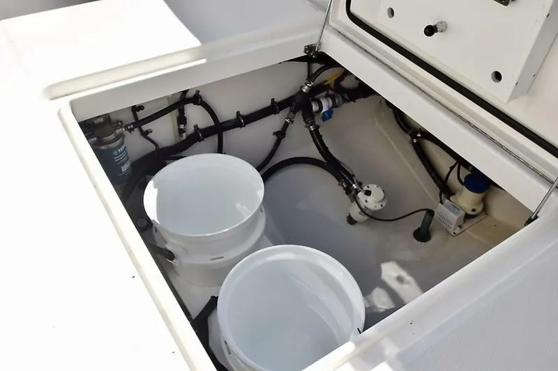 Slide: The Image of Regulator Marine 31FS 2020 - 32