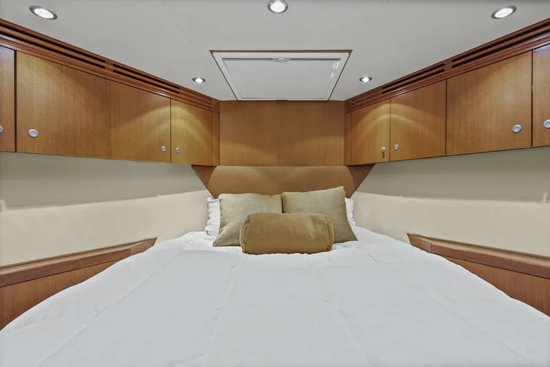 Slide: The Image of Hatteras 60 Convertible 2008 - 20