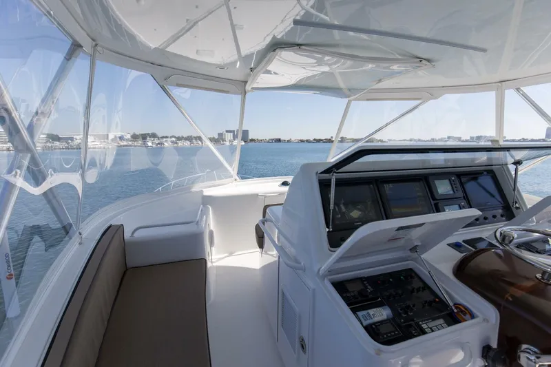 Slide: The Image of Hatteras 60 Convertible 2008 - 25