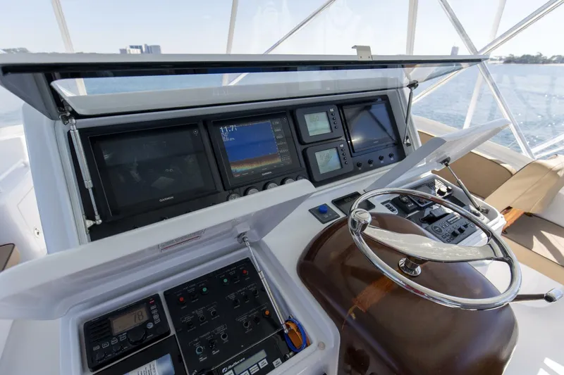 Slide: The Image of Hatteras 60 Convertible 2008 - 26