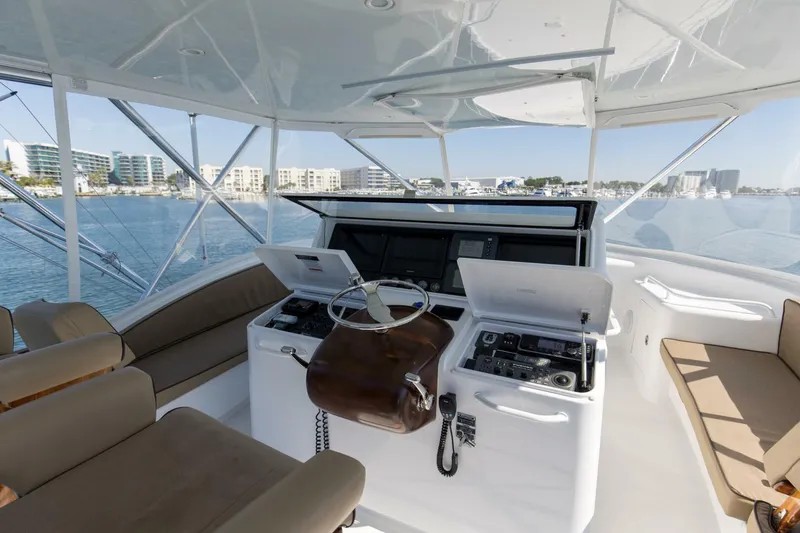 Slide: The Image of Hatteras 60 Convertible 2008 - 27