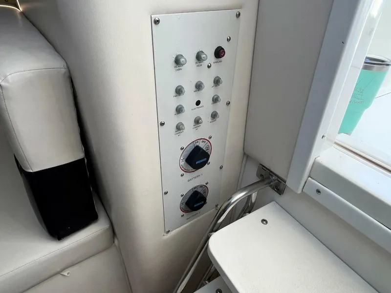 Slide: The Image of Wellcraft 330 Coastal 2001 - 10