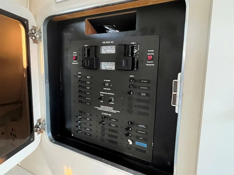 Slide: The Image of Wellcraft 330 Coastal 2001 - 11
