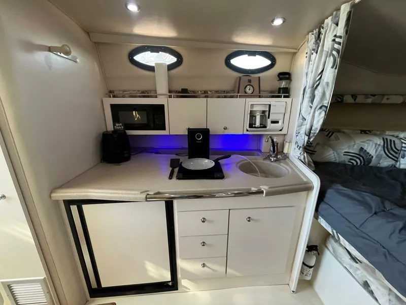 Slide: The Image of Wellcraft 330 Coastal 2001 - 14