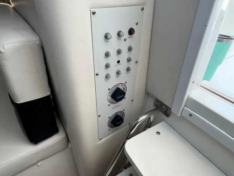 Slide: The Image of Wellcraft 330 Coastal 2001 - 7