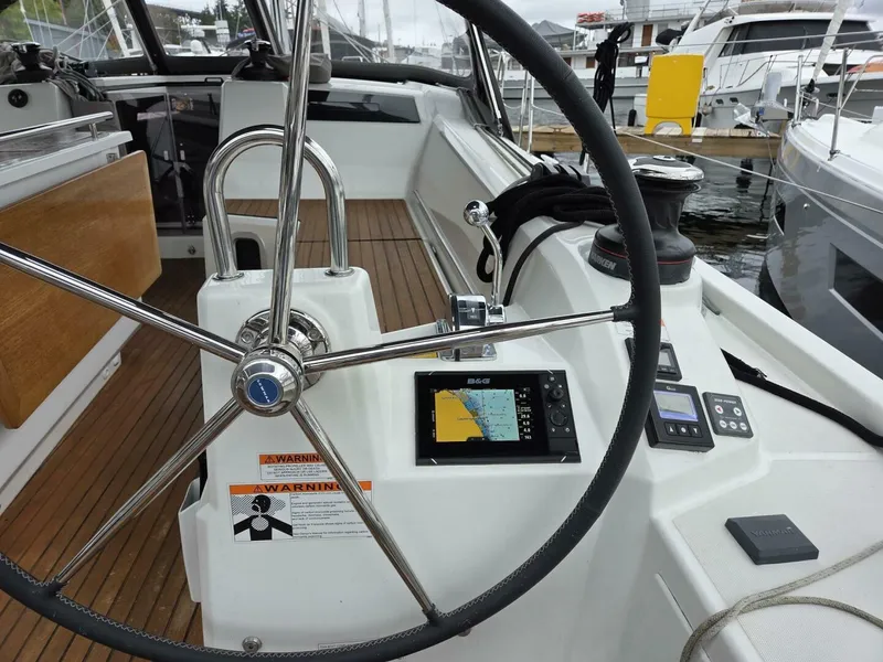 Slide: The Image of Beneteau Oceanis 40.1 2022 - 15
